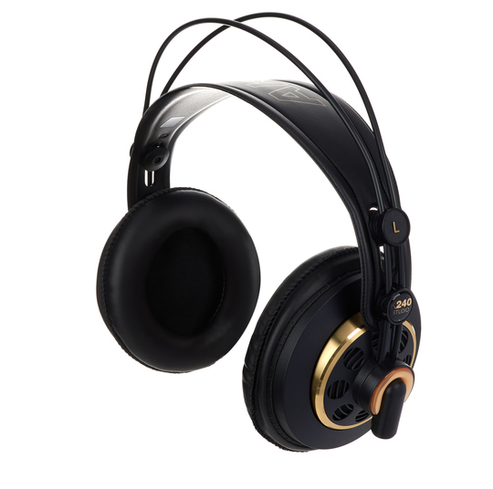 AKG K240 Studio Review | headphonecheck.com