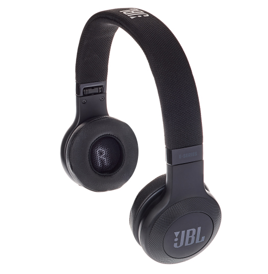 JBL E45BT Review | headphonecheck.com