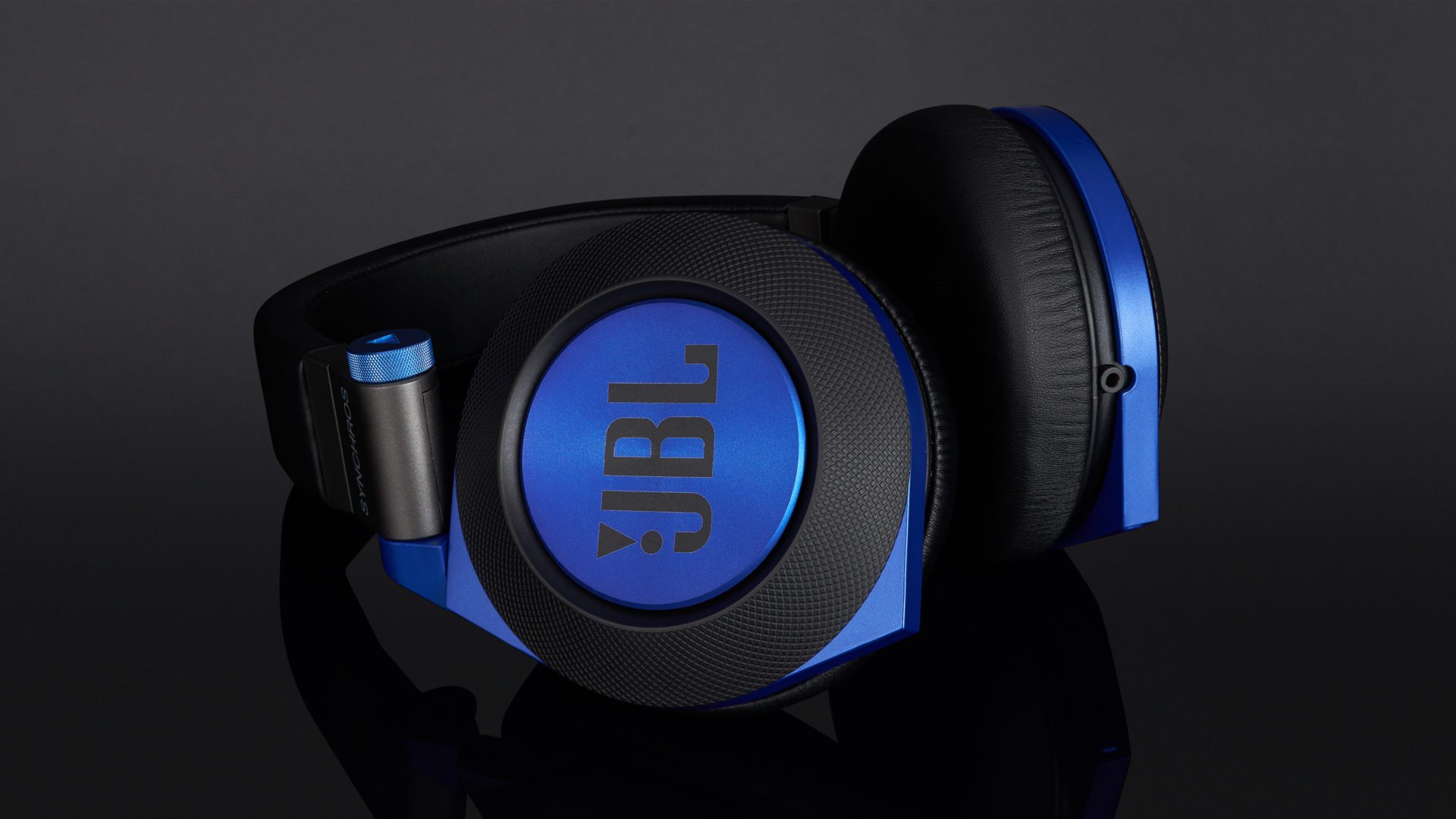 JBL Synchros E50BT Review |