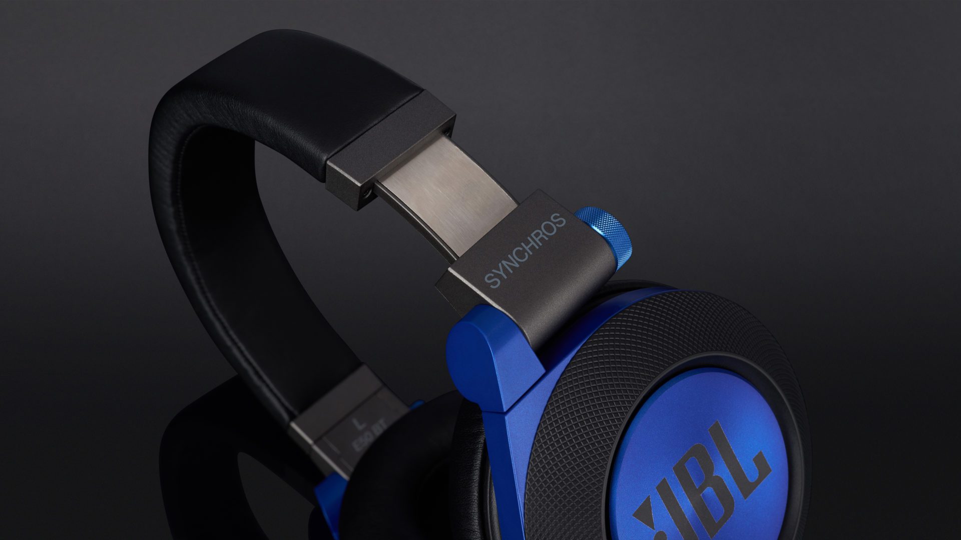 Foto Certifikat Fighter JBL Synchros E50BT Review | headphonecheck.com