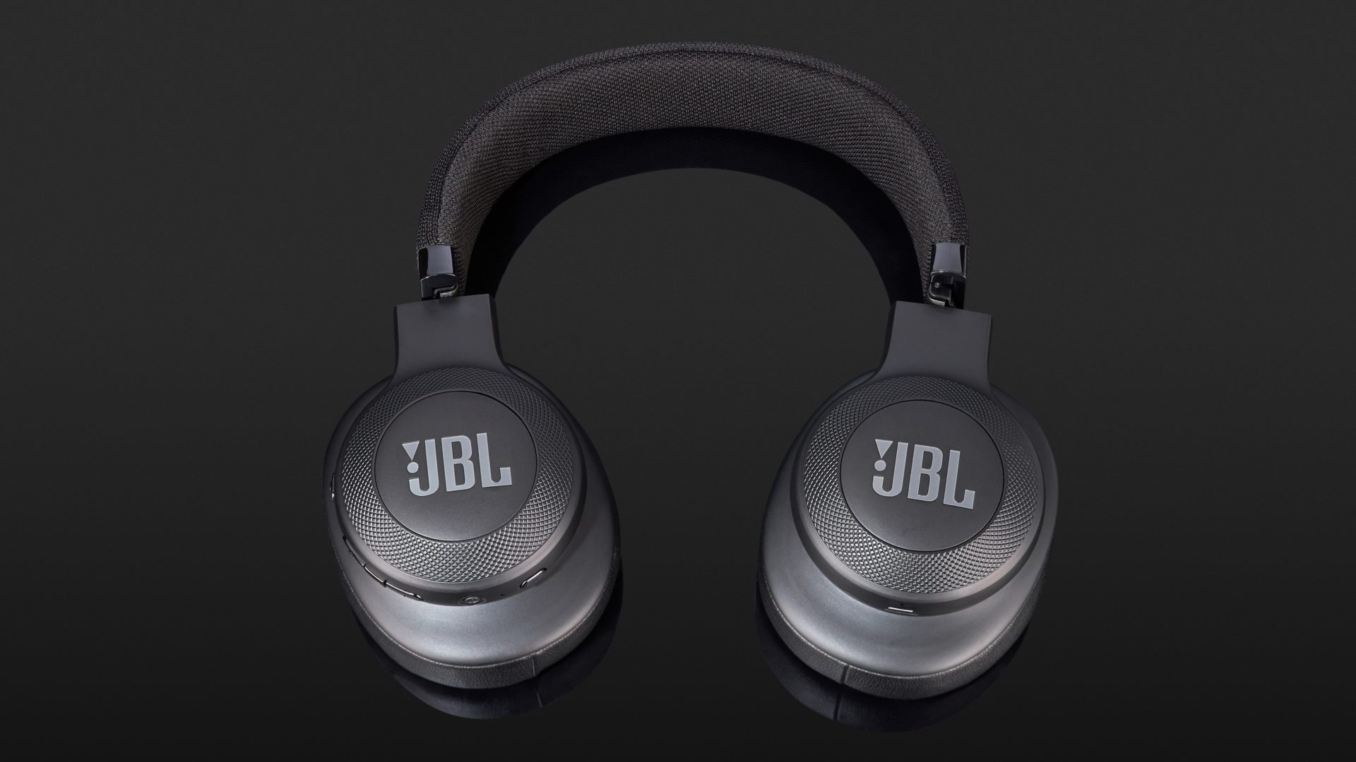 E55BT Review headphonecheck.com