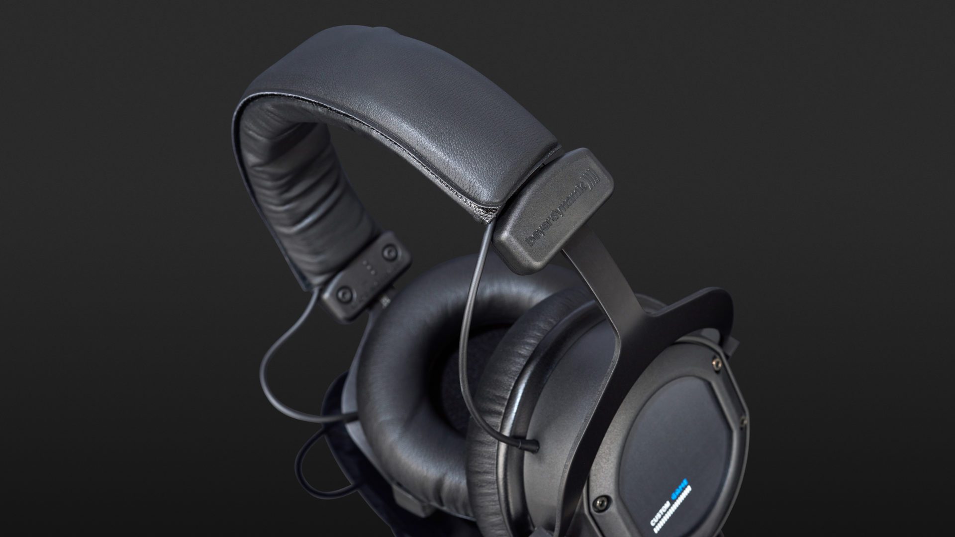 Beyerdynamic Custom Game Review | headphonecheck.com