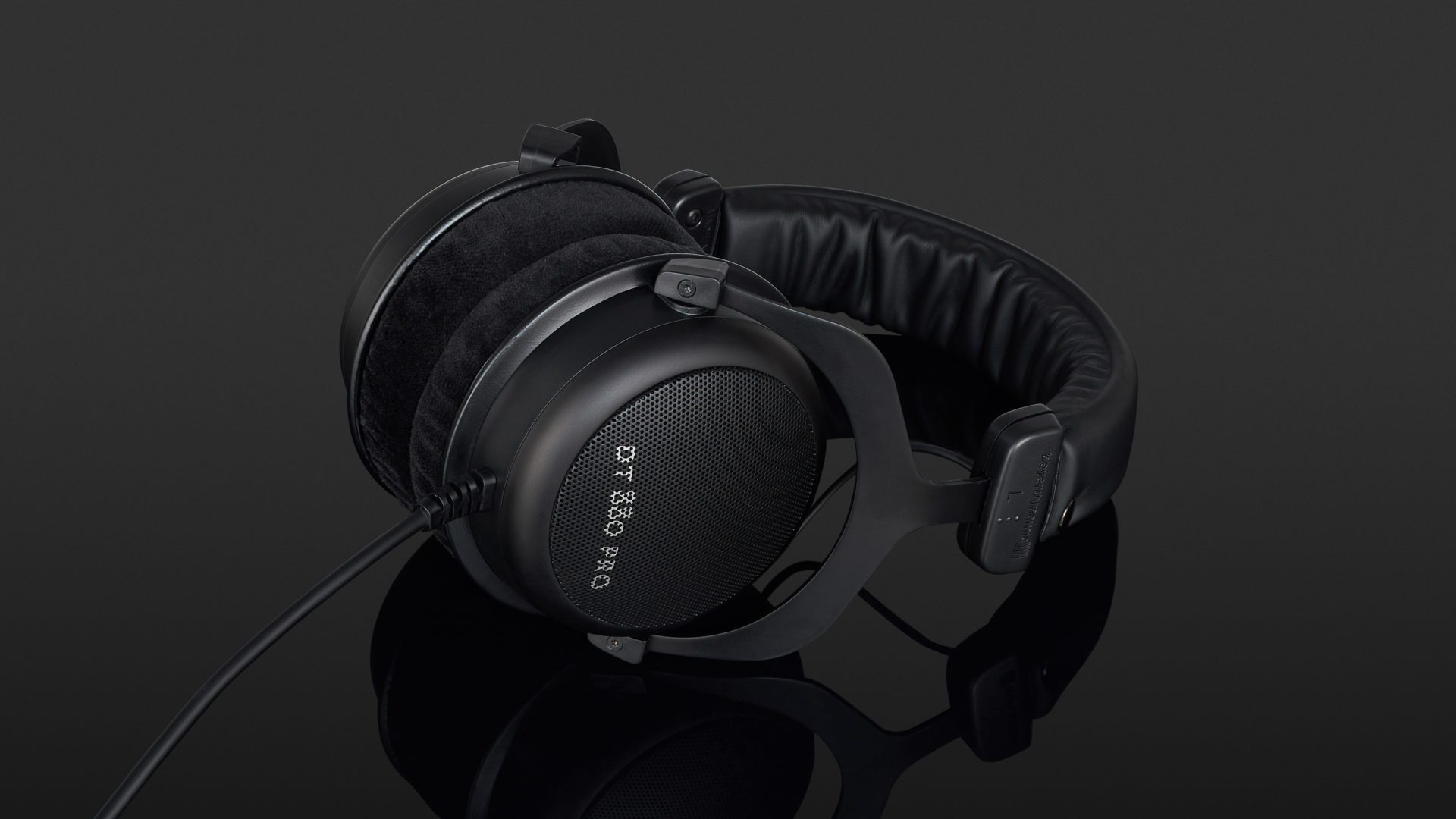 Beyerdynamic Dt 880 Pro Black Edition Review Headphonecheck Com
