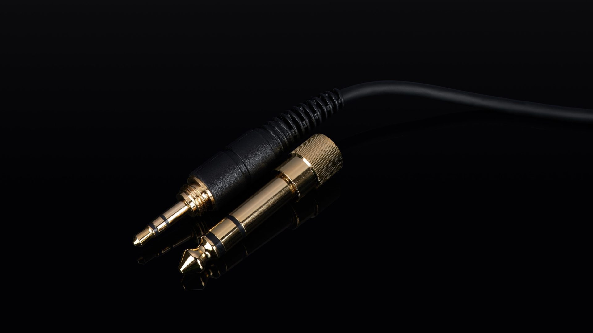 AKG K240 Studio Review | headphonecheck.com