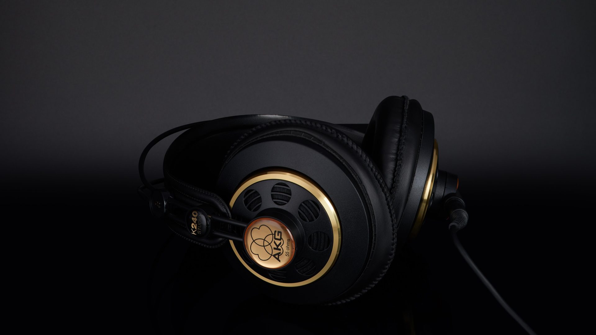 Akg K240 Studio Review Headphonecheck Com Akg K240 Studio Review Headphonecheck Com