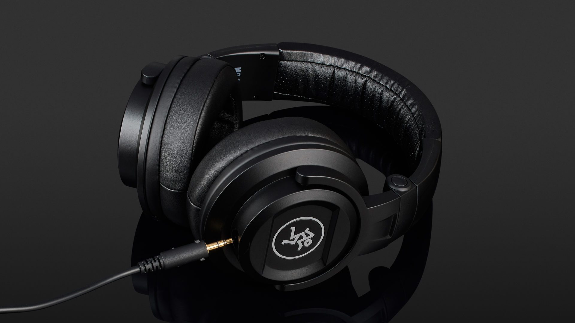 Mackie MC-250 Review | headphonecheck.com