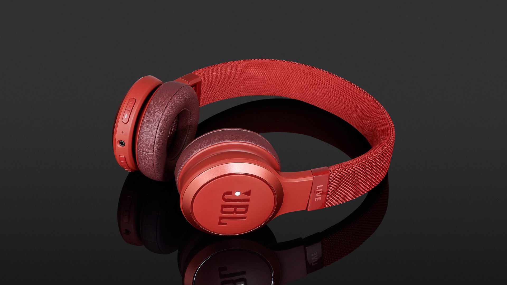 JBL LIVE Review | headphonecheck.com