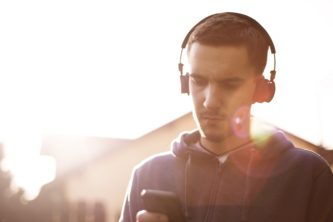 FAQ: Wireless vs. wired: Why do Bluetooth headphones not sound as good as wired ones?