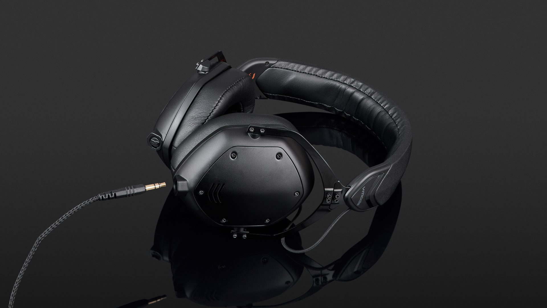 Crossfade M-100 Review | headphonecheck.com