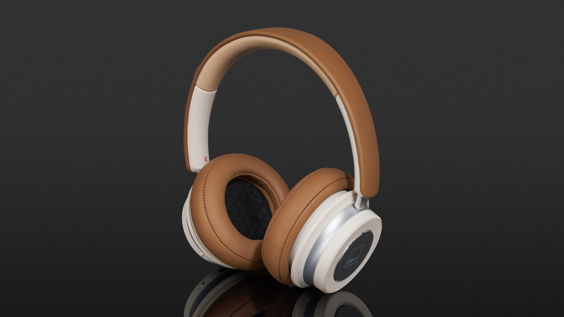 dali io 6 vs sennheiser momentum 3