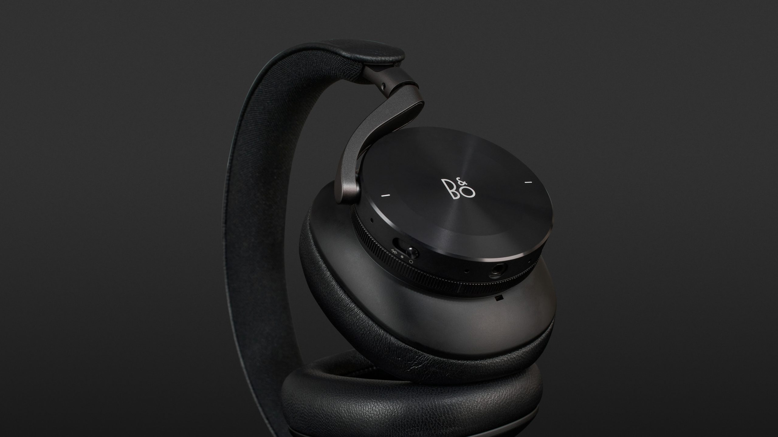 Bang & Olufsen Beoplay H95 Review | headphonecheck.com