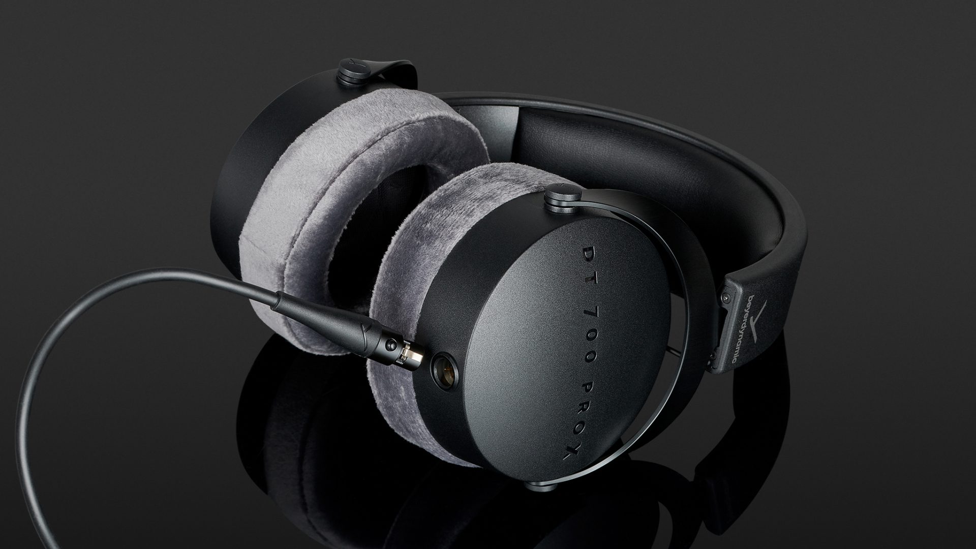 Beyerdynamic DT 700 PRO X Closed-Back Studio Headphones With Driver For  Recording And Monitoring On All Playback Devices | mr-bubble.nl