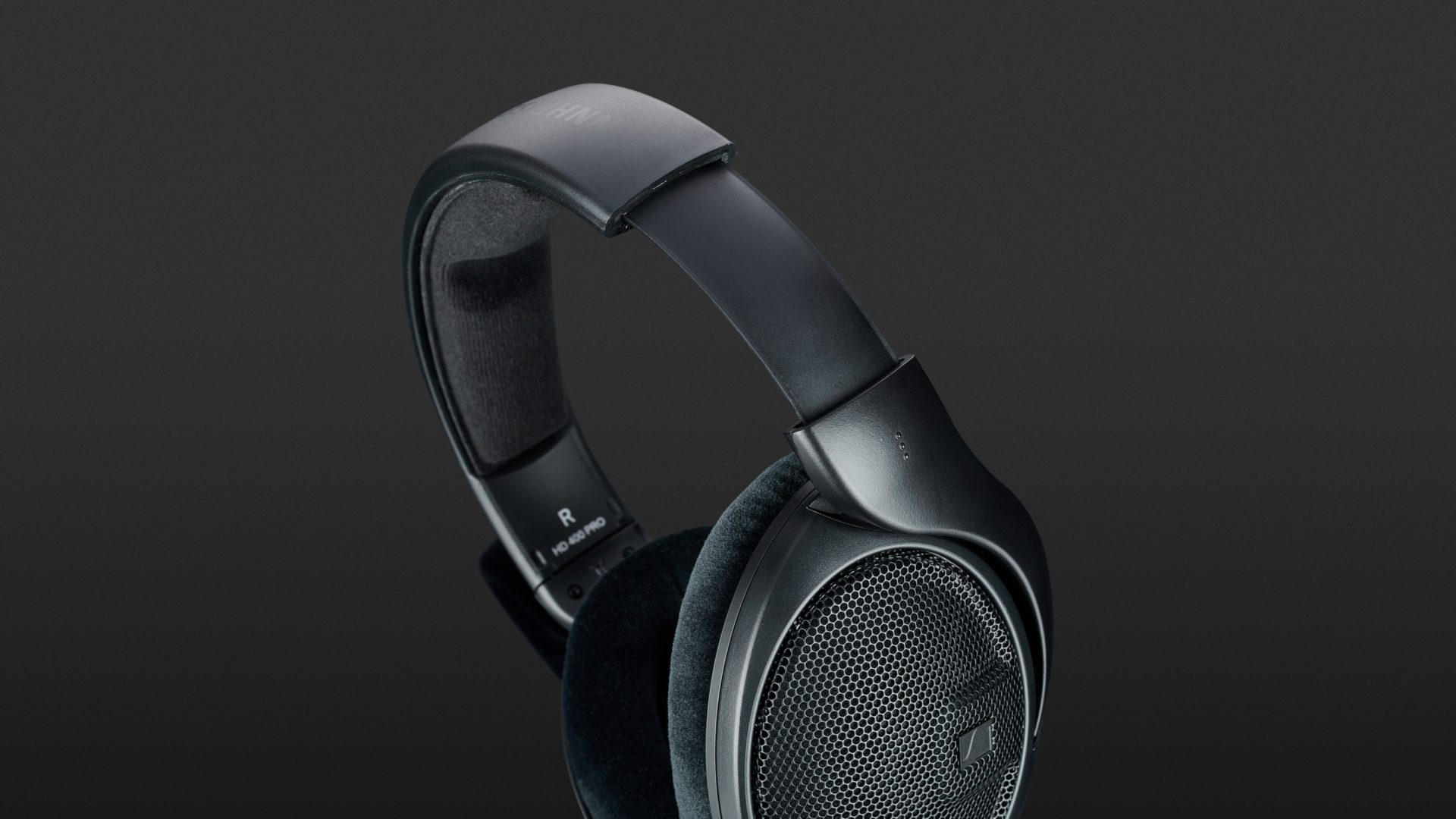 Sennheiser HD 400 Pro Review | headphonecheck.com